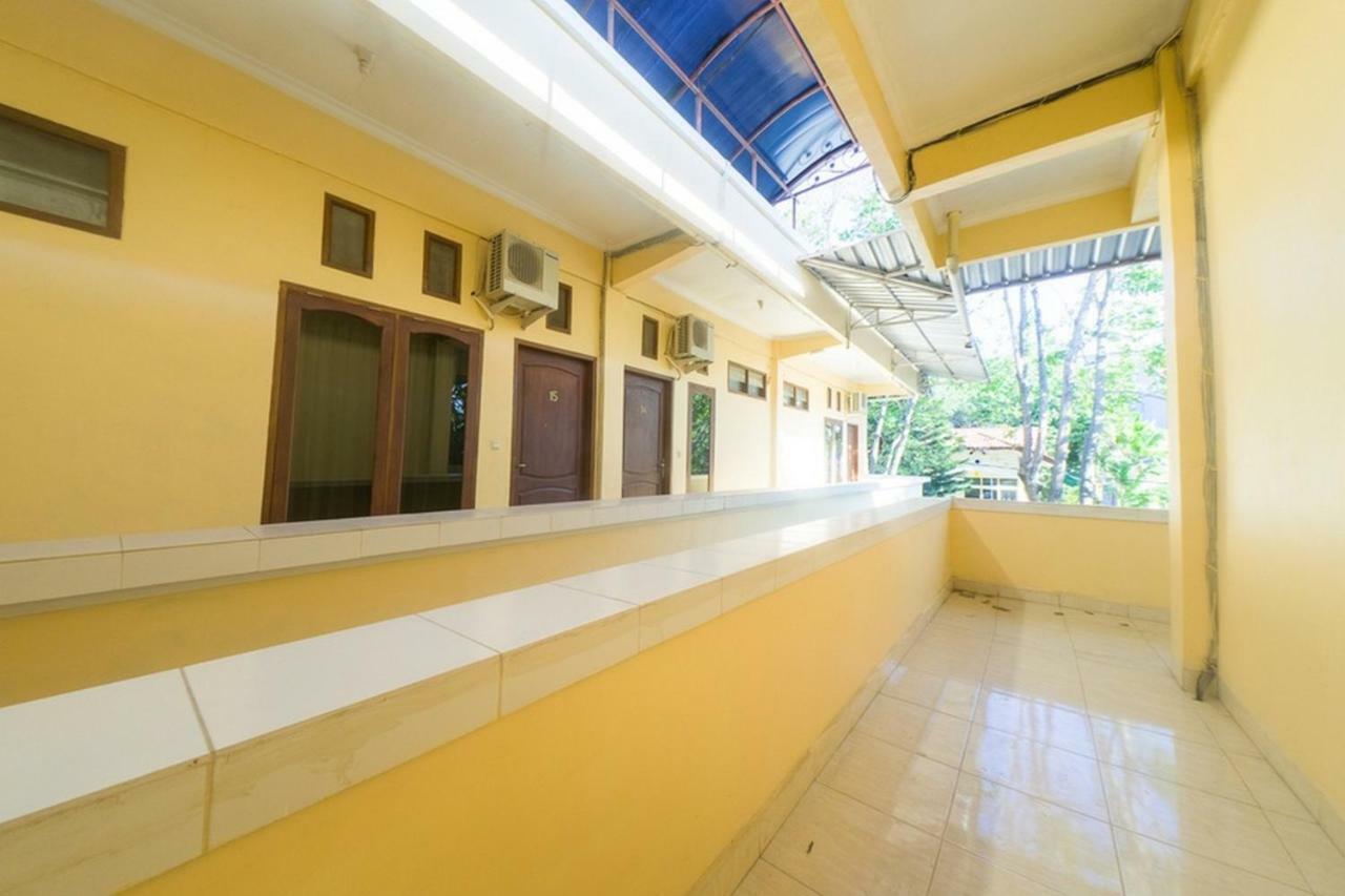 Reddoorz Near Nusa Cendana University Kupang (East Nusa Tenggara) Exterior foto